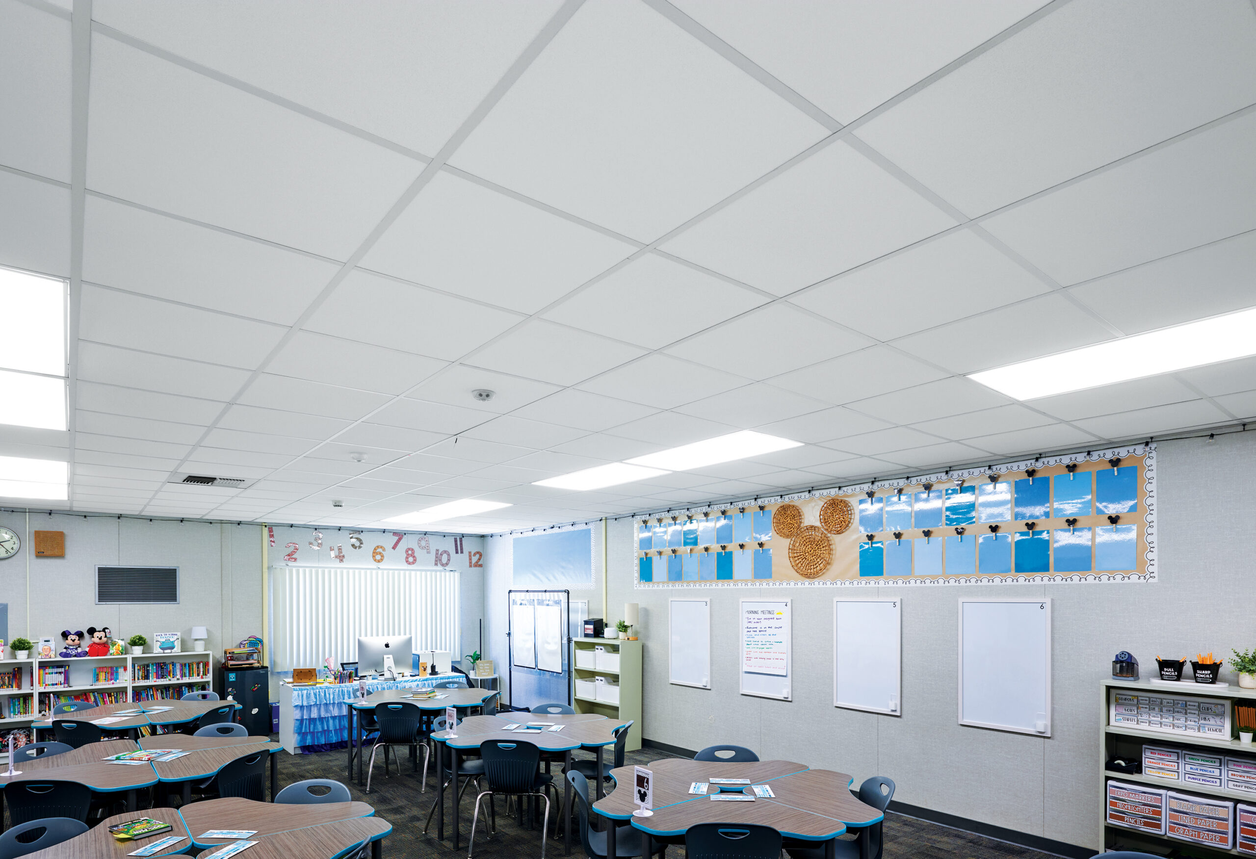 Armstrong® Ultima® Templok® Energy Saving Ceilings installed in classrooms at Palm Springs Unified School District.