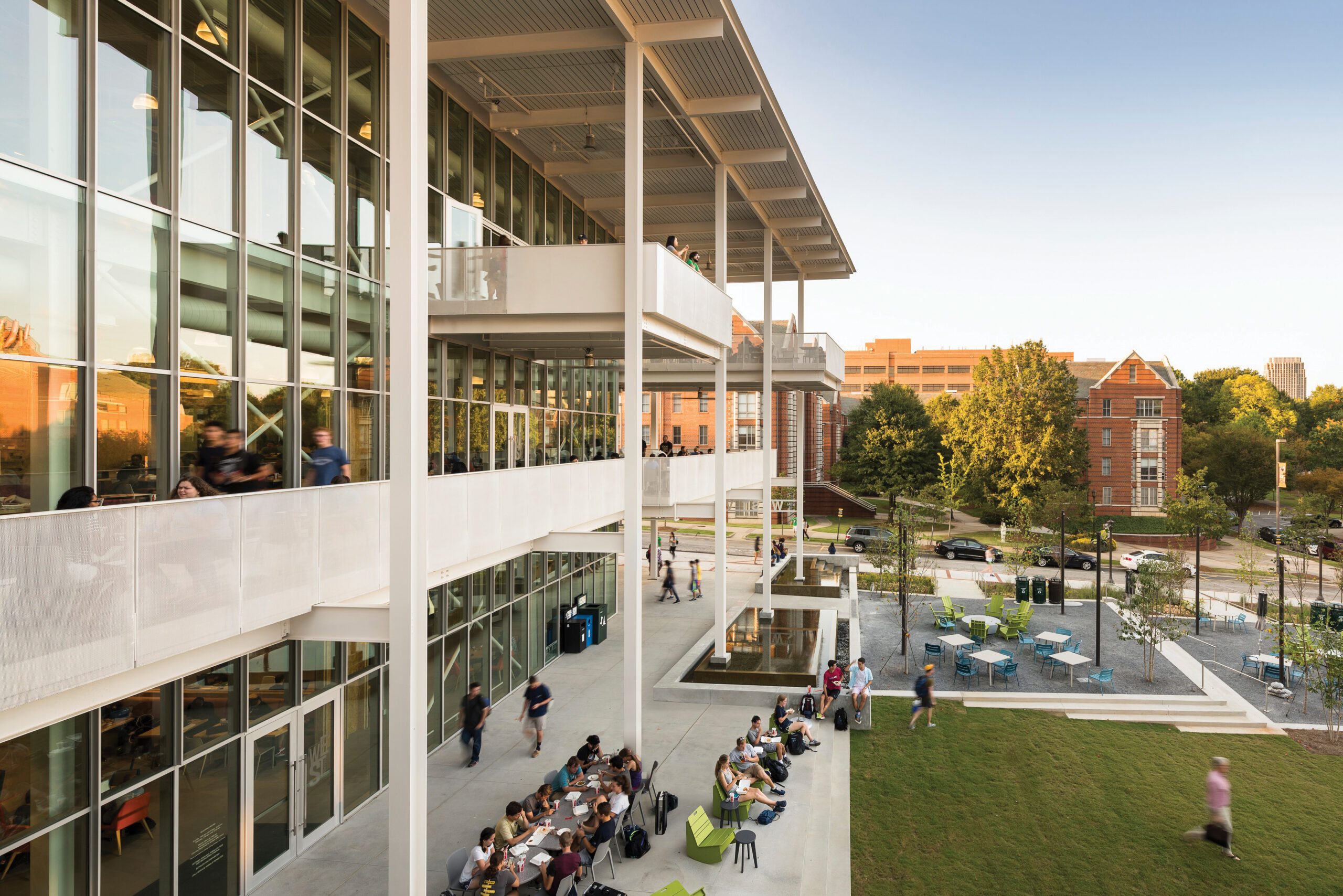 At Georgia Tech’s West Campus Dining Commons, day-lit interiors open directly onto large terraces on all three levels. Photo: Andrew Pogue