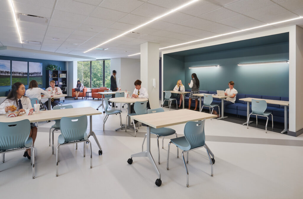Students at Immanuel Christian School can bring their lunch and socialize with their peers in the school’s lounge space. Photo: Judy Davis/Hoachlander Davis Photography