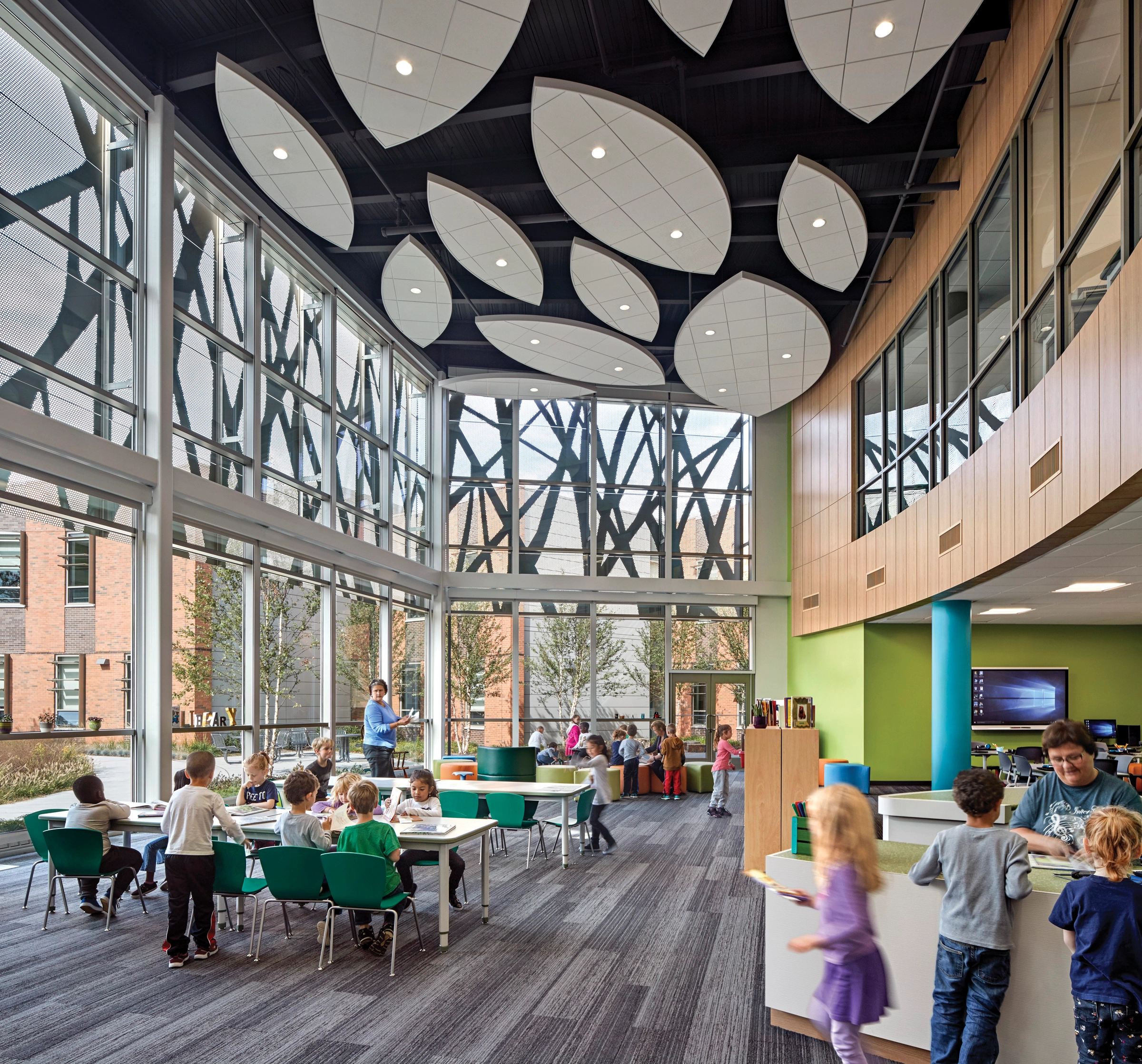 Charter Oak International Academy, West Hartford, CT. Strong connections to the outdoors enliven this elementary school library. Photo: Robert Benson Photography courtesy of Perkins Eastman